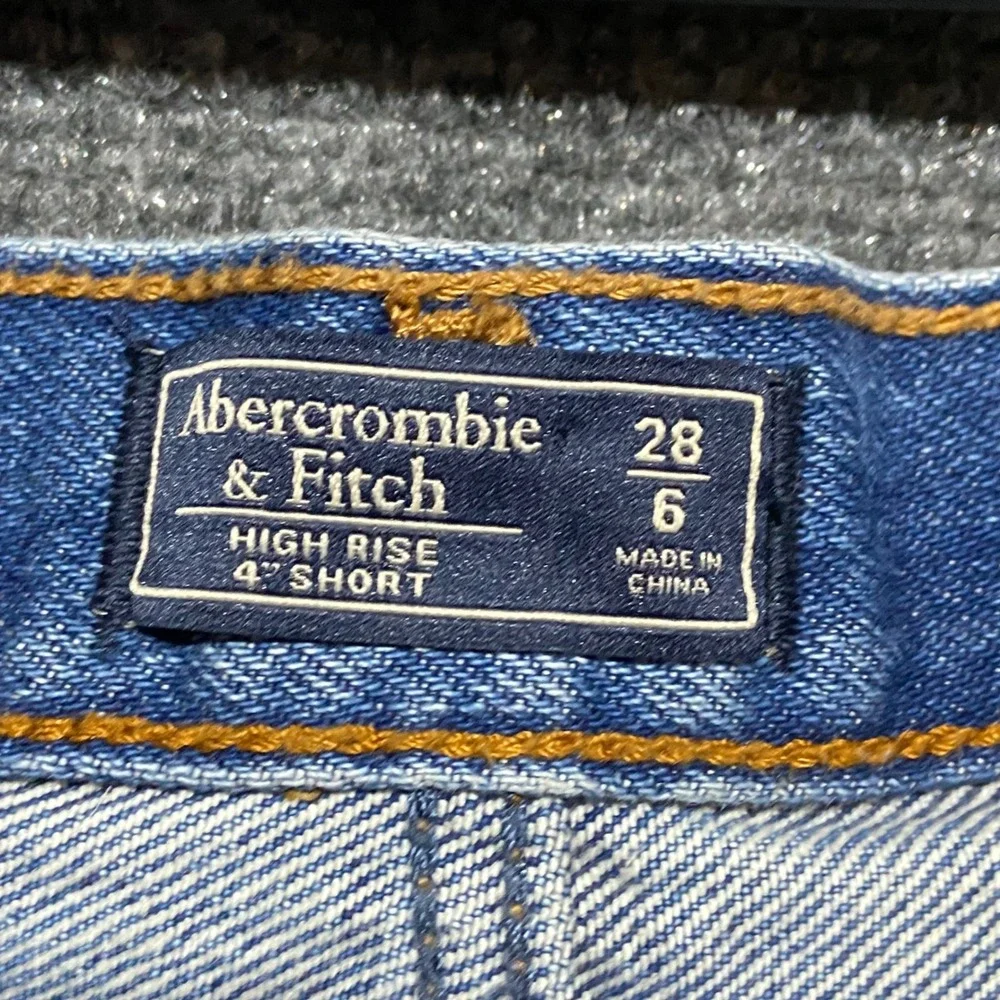 Abercrombie & Fitch High Rise Distressed 4